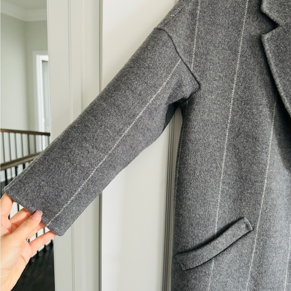 100% Wool Coat in Grey w Stripes - Size M - Picture 5 of 12
